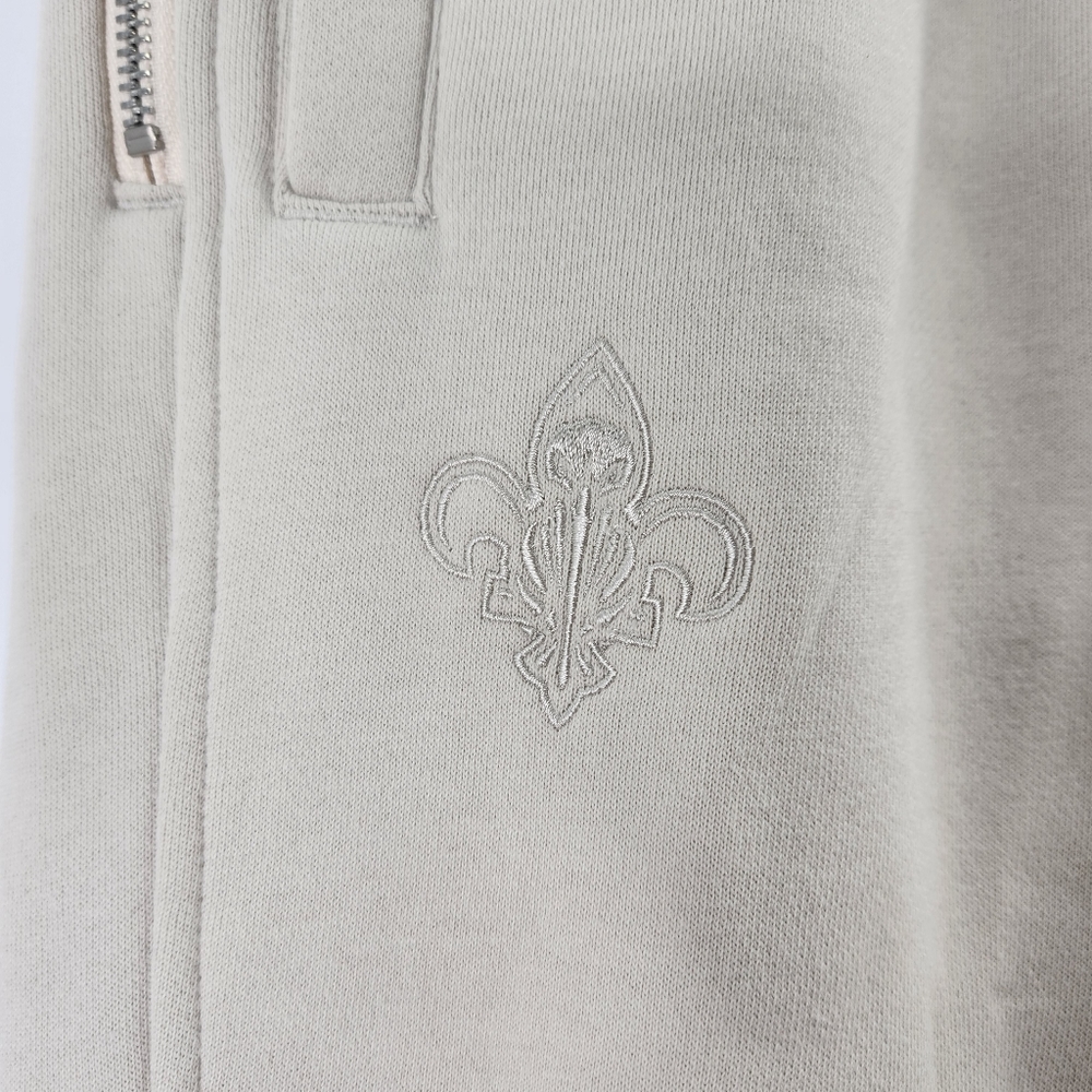 NIKE Standard Issue Classic Style Meets Modern Performance Basketball Joggers - Picture 3 of 8